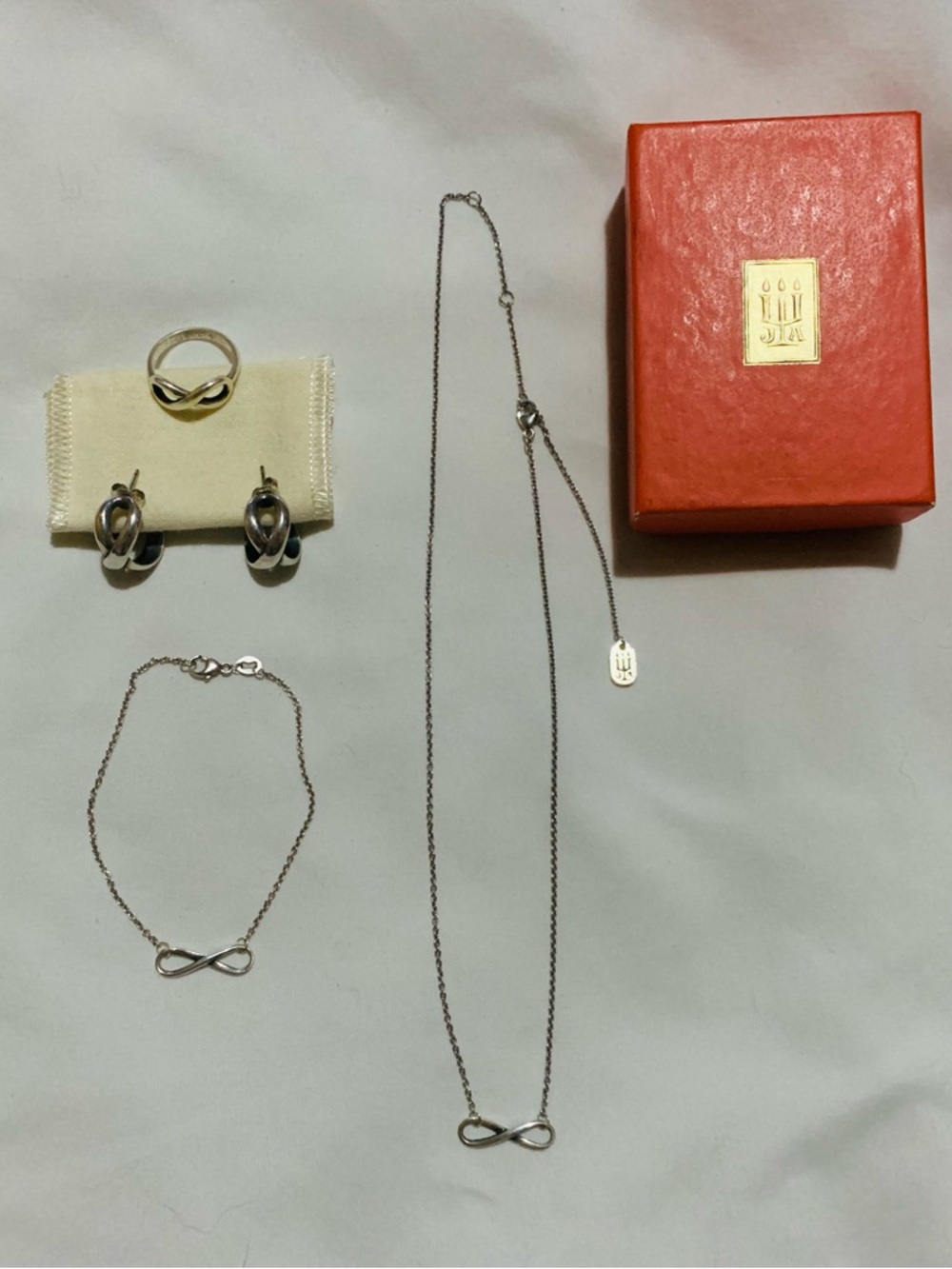 James Avery Petite Infinity
Sterling Silver Infinity Jewelry Set - Silver